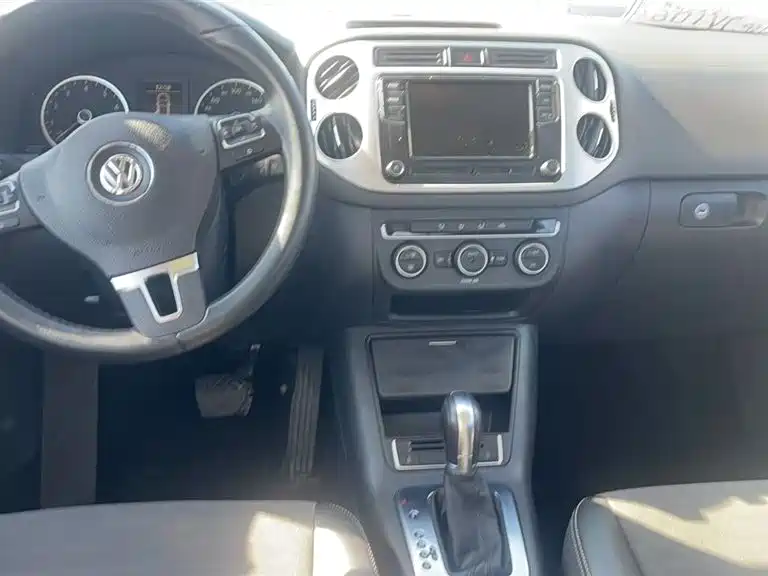 Volkswagen Tiguan 2015 1.8TSI Automatic 2WD Comfortline фото 2