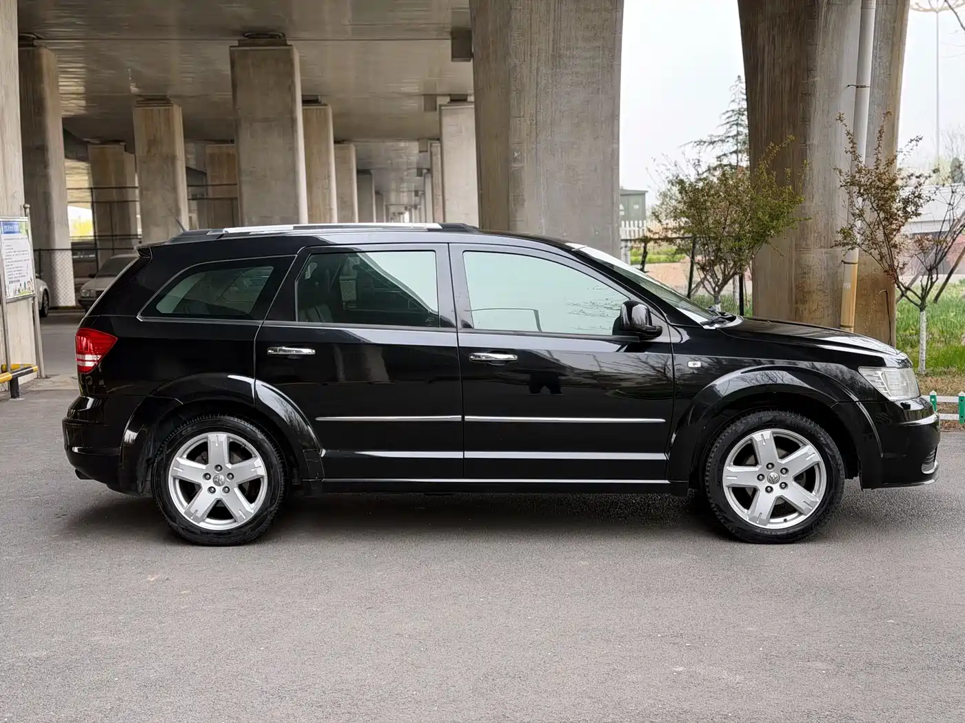Dodge Journey 2011 2011 2.7 Luxury Navigation Edition