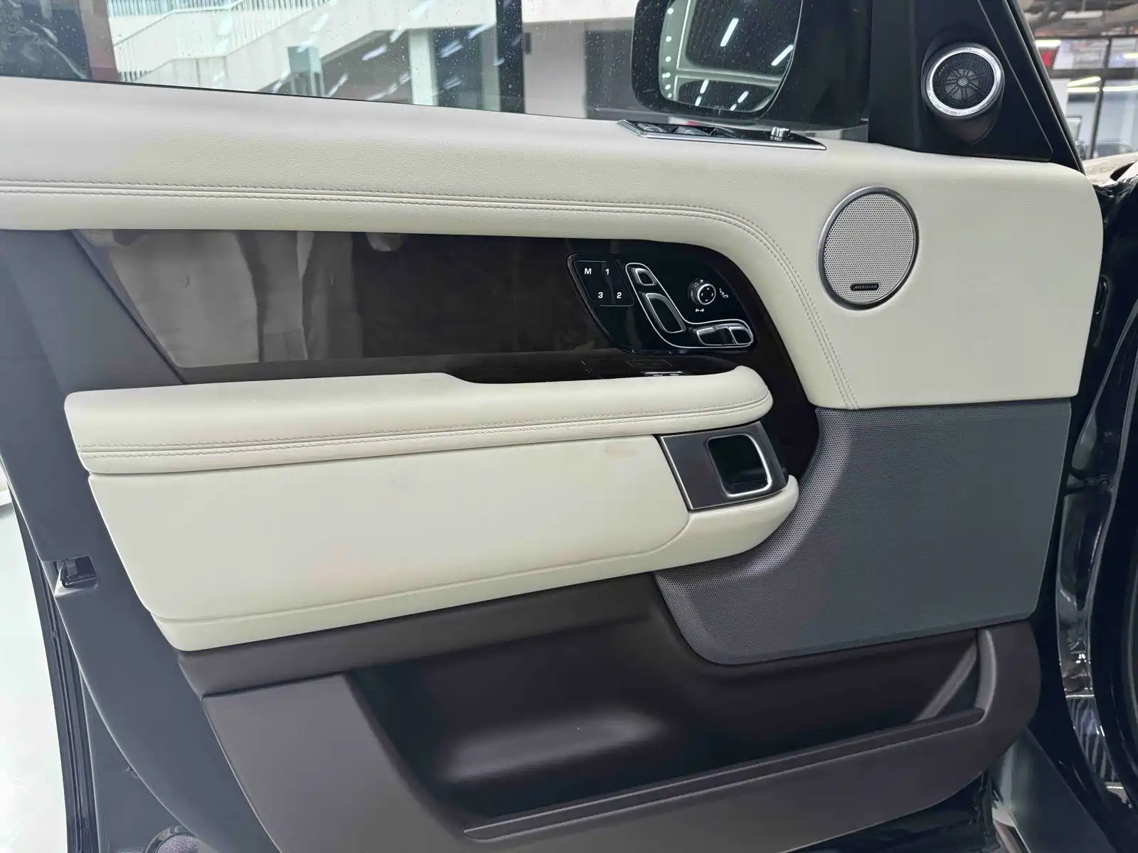 Фото 9 - Land Rover Range Rover