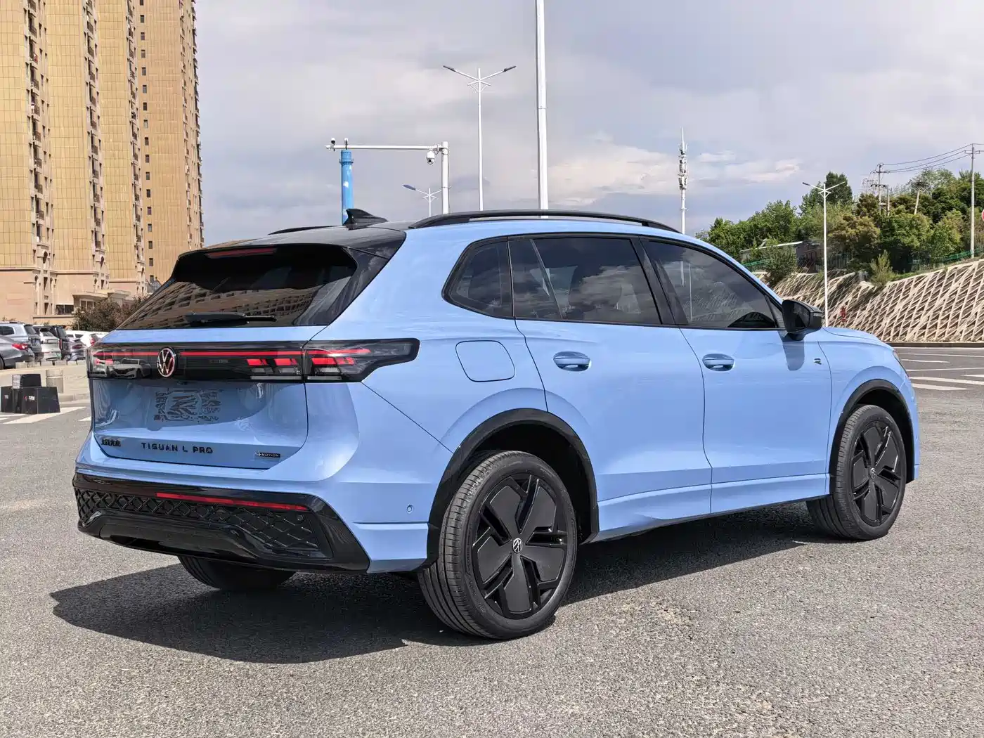 Volkswagen Tiguan L 2024 PRO 380TSI 4WD R-Line Premium Edition фото 6