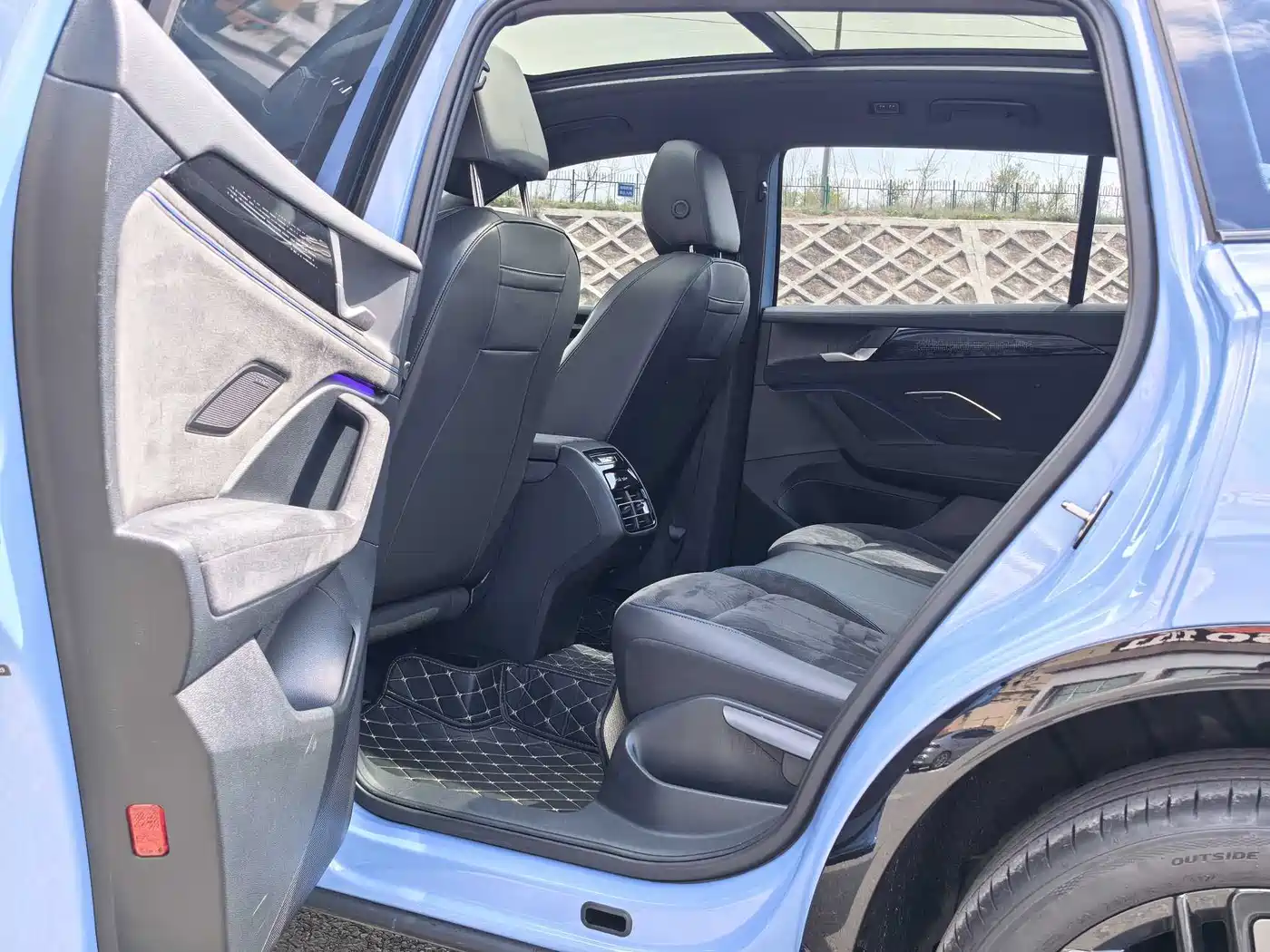 Volkswagen Tiguan L 2024 PRO 380TSI 4WD R-Line Premium Edition фото 12