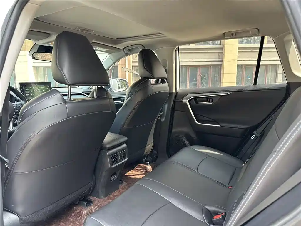 Toyota Wildlander 2022 2.0L CVT AWD Luxury Edition фото 10