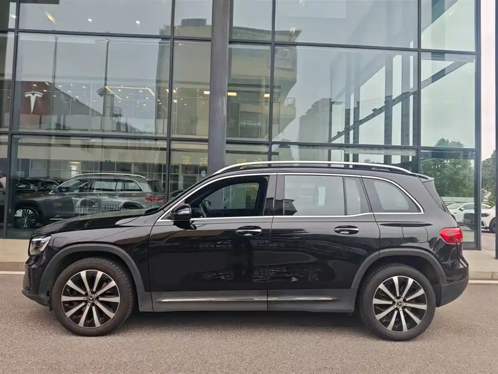2025 Mercedes-Benz GLB
