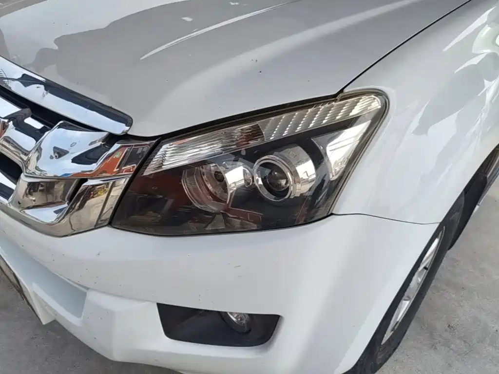 Isuzu Lingtuo 2019 2018 2.5T 2WD Base Model JE4D25Q5A