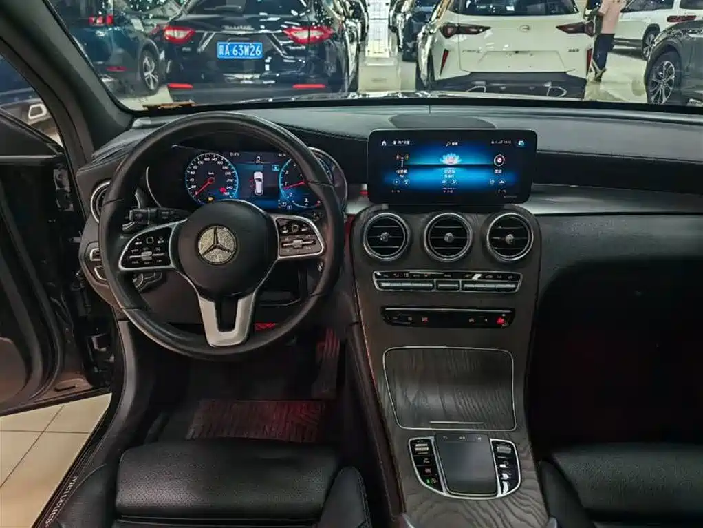Mercedes-Benz GLC 2020 Facelift GLC 260 L 4MATIC Luxury фото 4