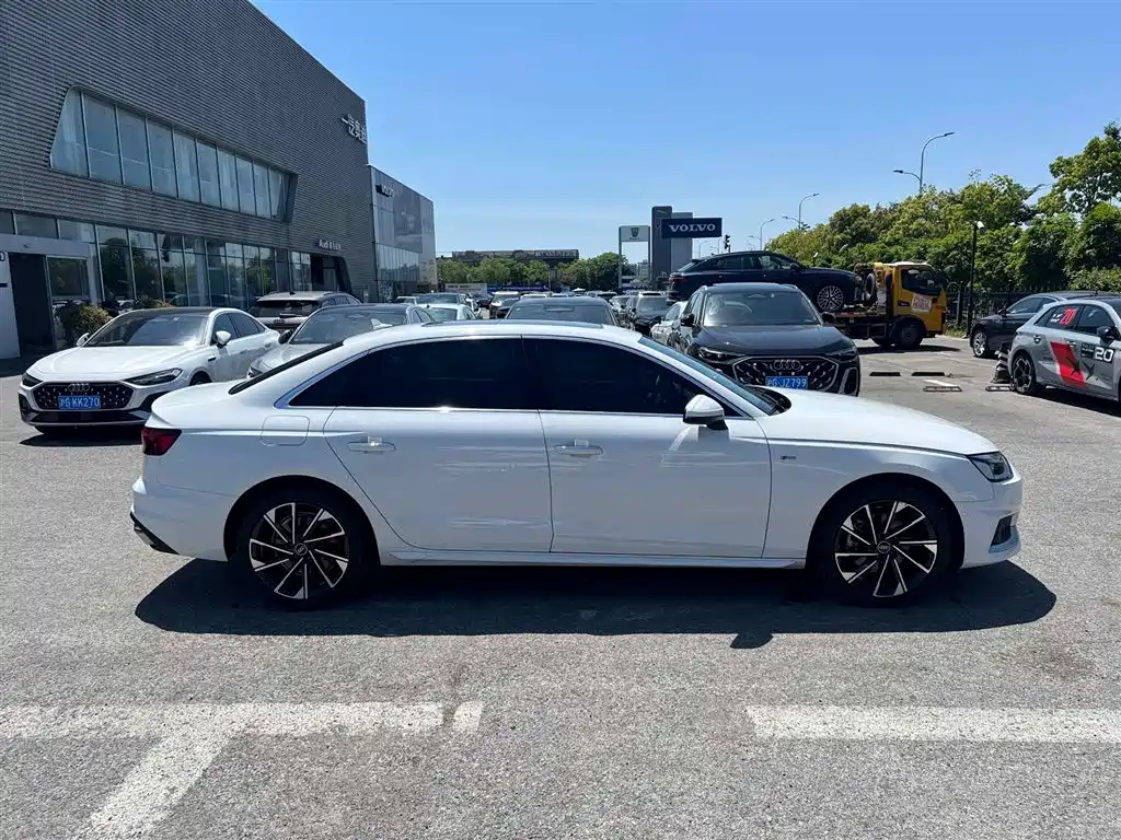 Audi A4L 2022 40 TFSI Fashion Elegance фото 3