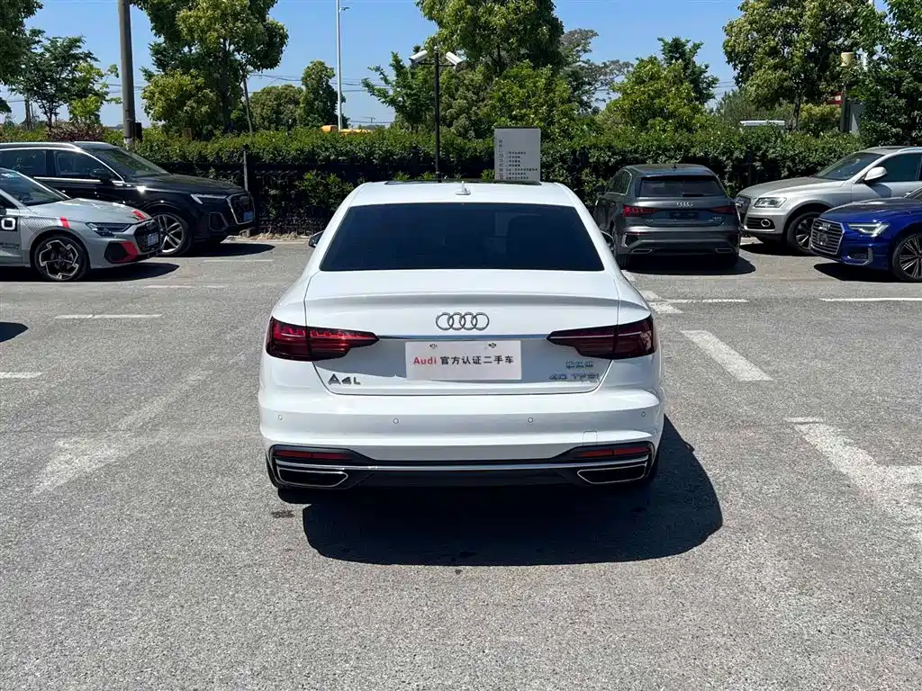 Audi A4L 2022 40 TFSI Fashion Elegance фото 5