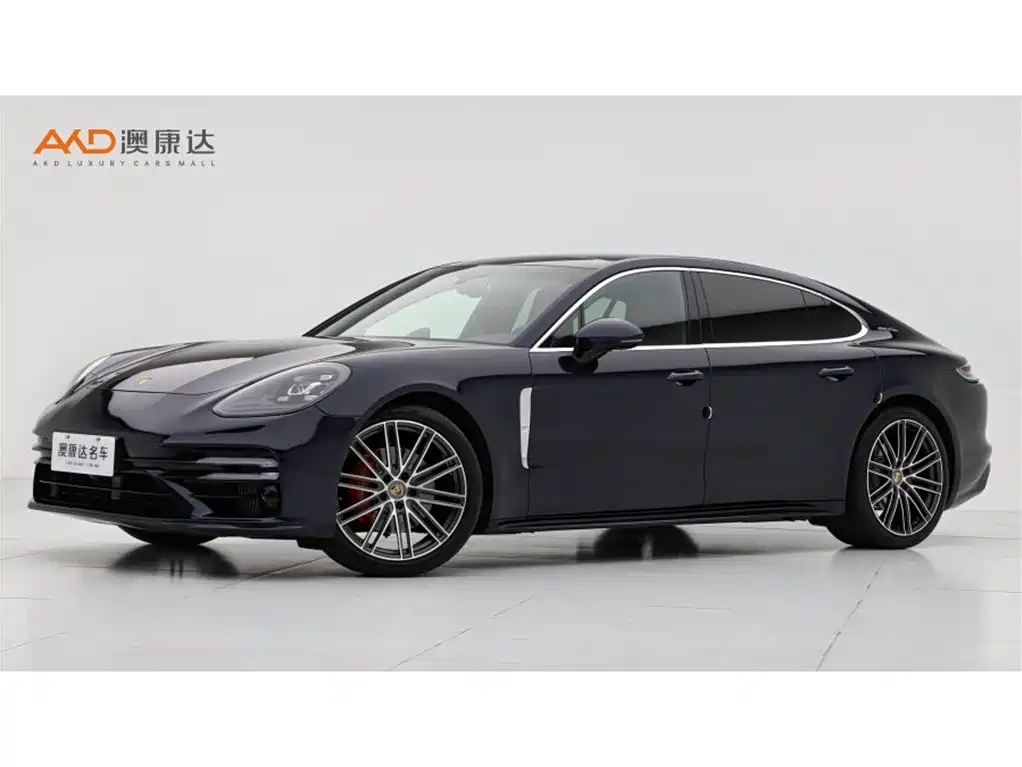 Фото 1 - Porsche Panamera