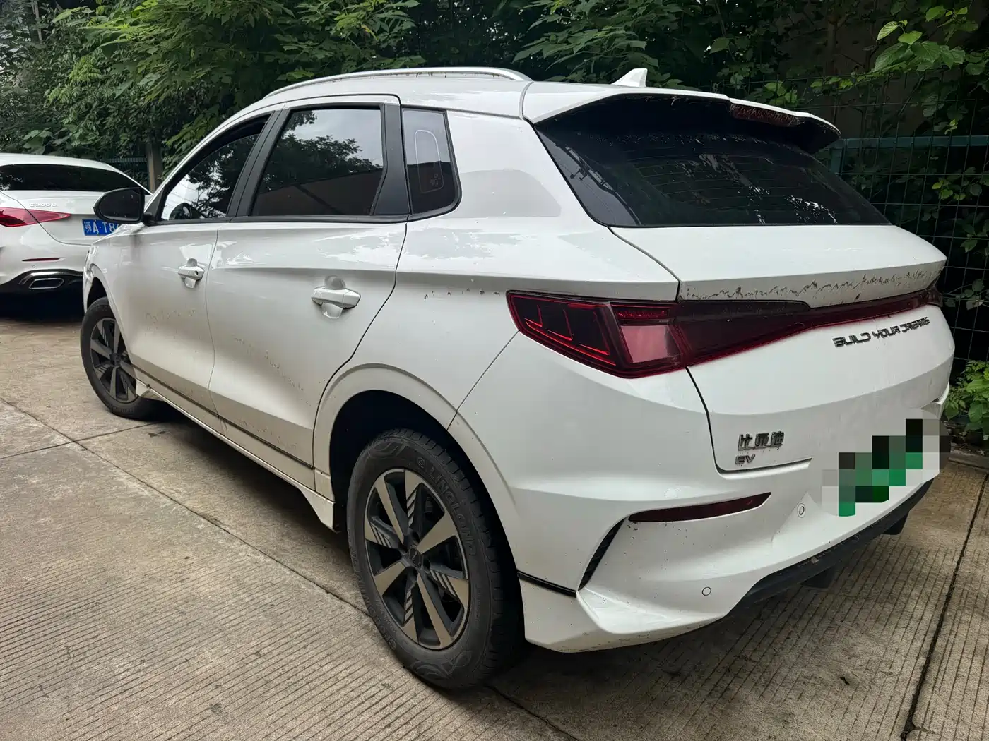 BYD e2 2023 Luxury Model фото 12
