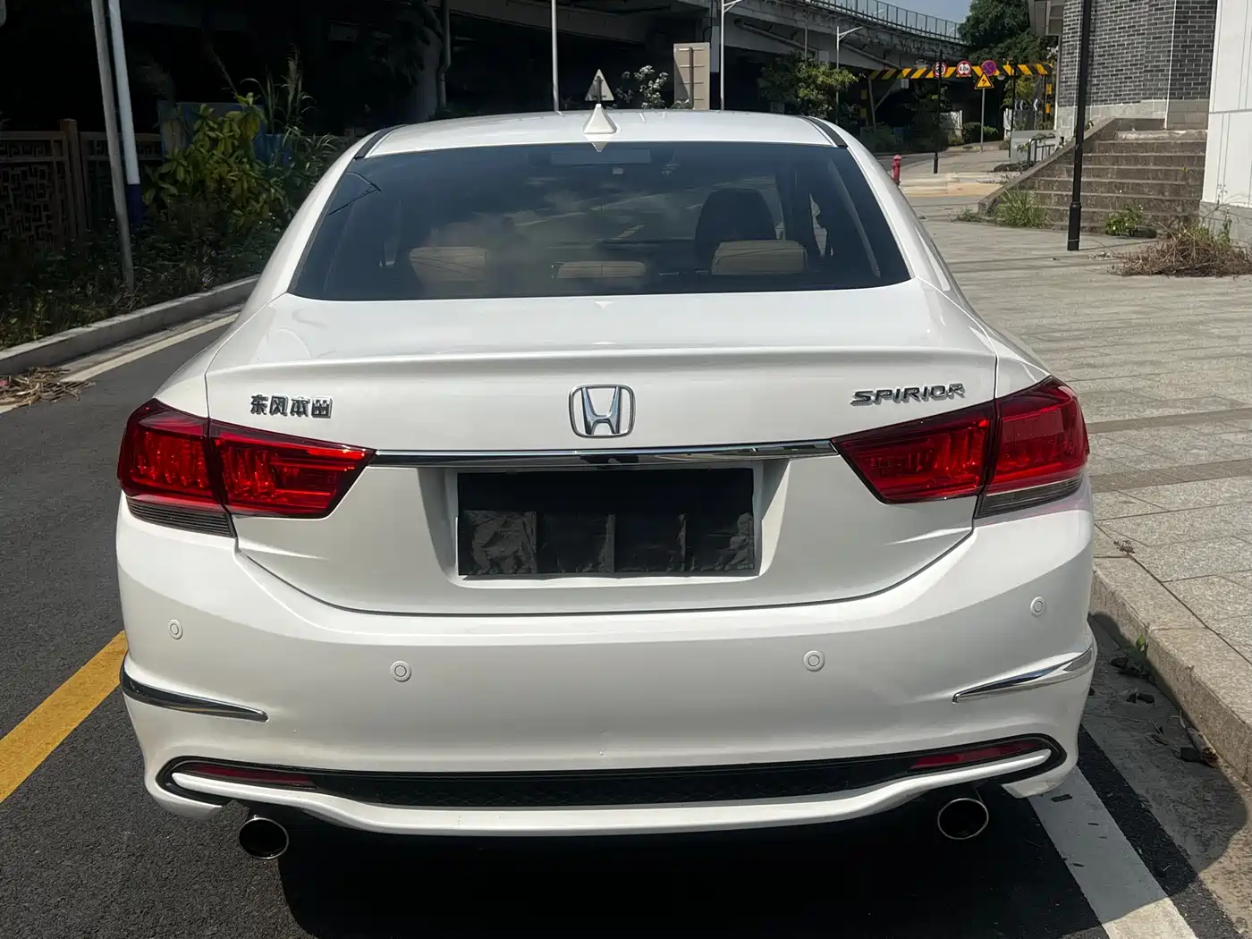 Honda Spirior 2015 2.4L Luxury Edition фото 14