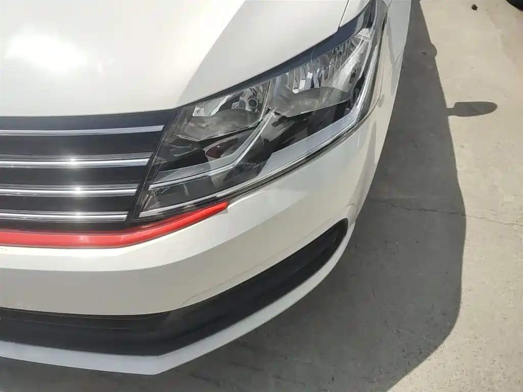 Volkswagen Lavida 2017 1.6L Manual Trend Edition фото 24