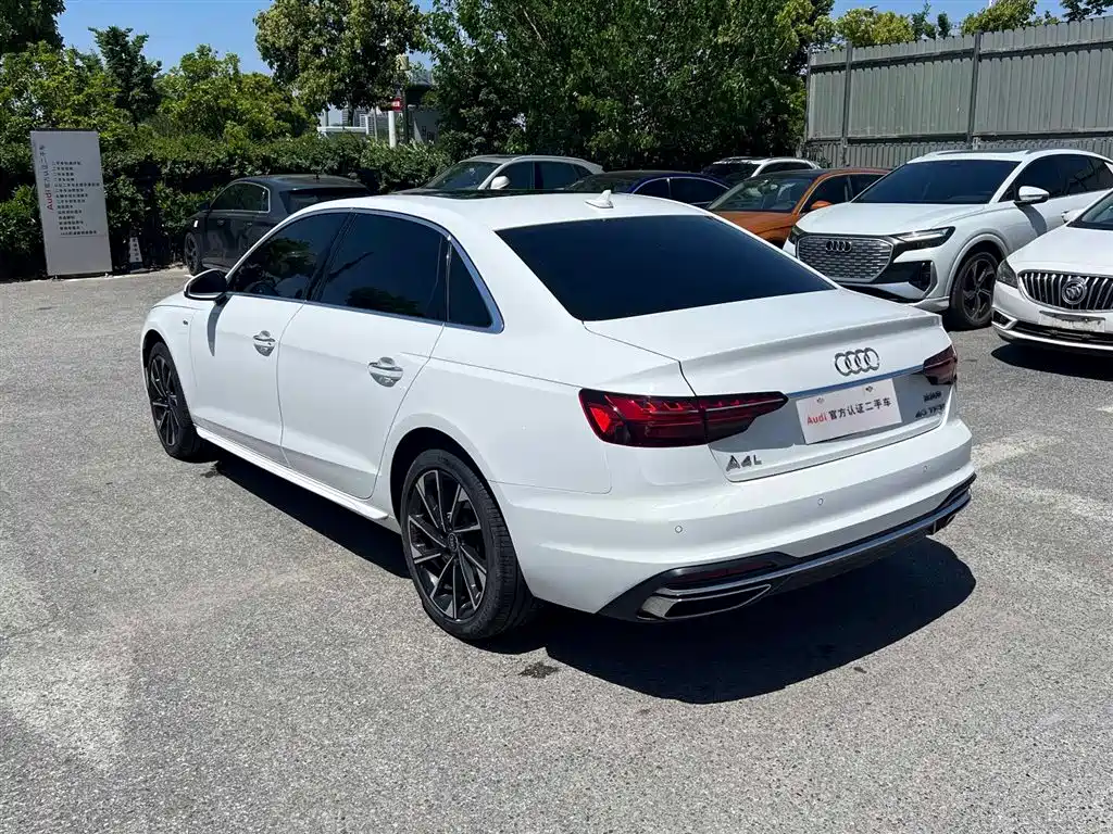 Audi A4L 2022 40 TFSI Fashion Elegance фото 4