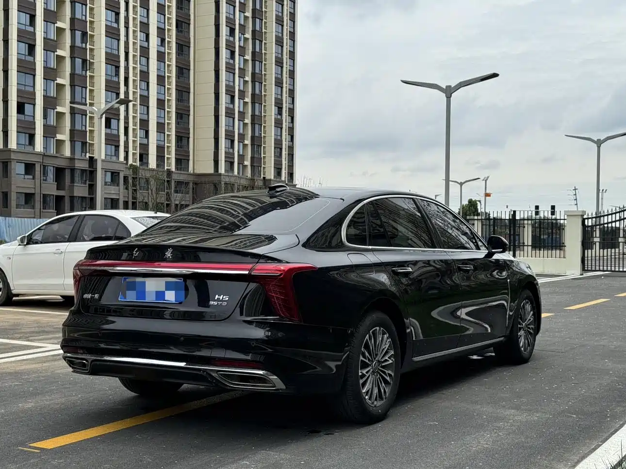 Hongqi H5 2025 1.5T DCT Qiyue 500,000 Units Commemorative Edition фото 9