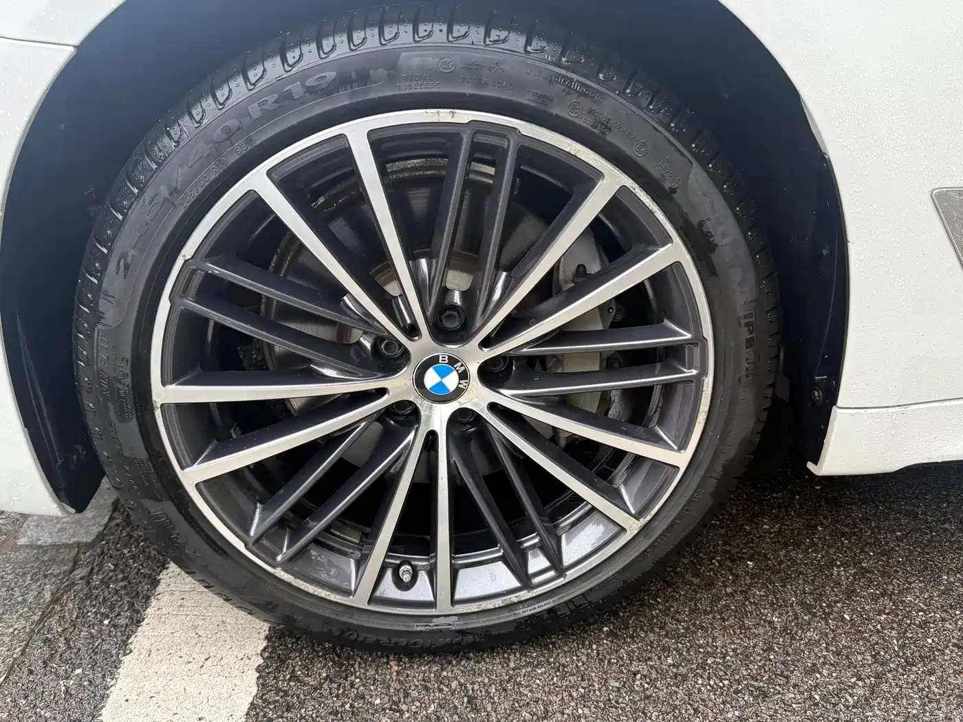BMW 5 Series 2023 530Li Leading M Sport Package фото 4