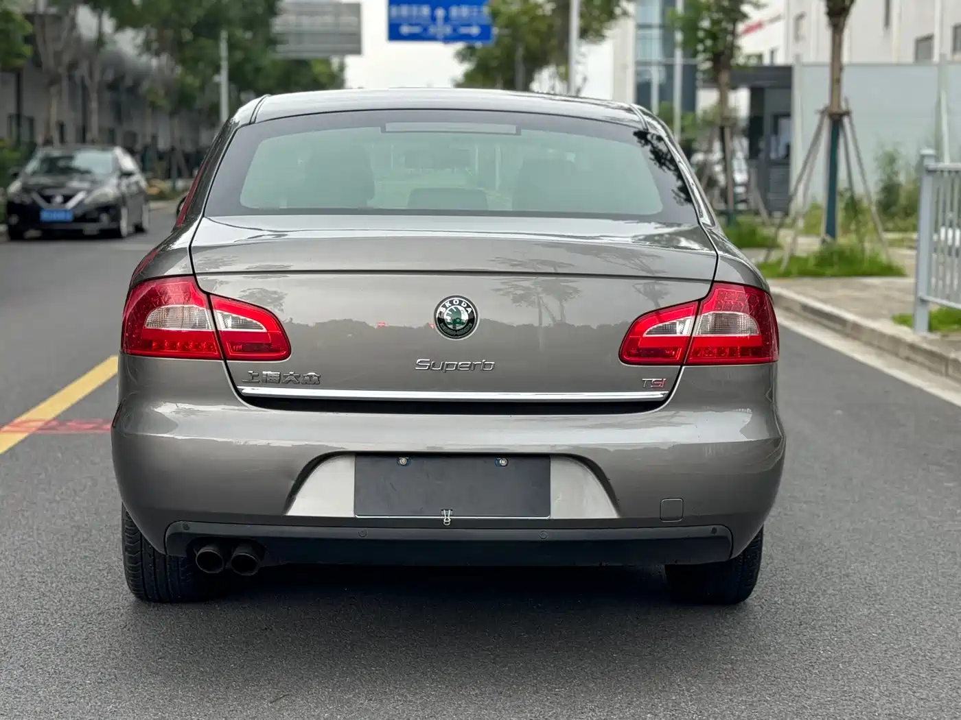 Škoda Superb 2011 2012 1.8TSI Automatic Noble Elegance Edition