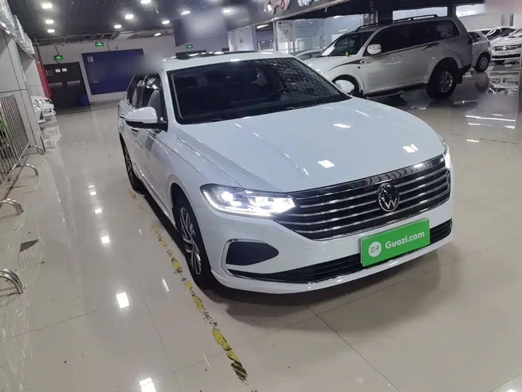 Volkswagen Lavida 2023 1.5L Auto Five Million Edition фото 4
