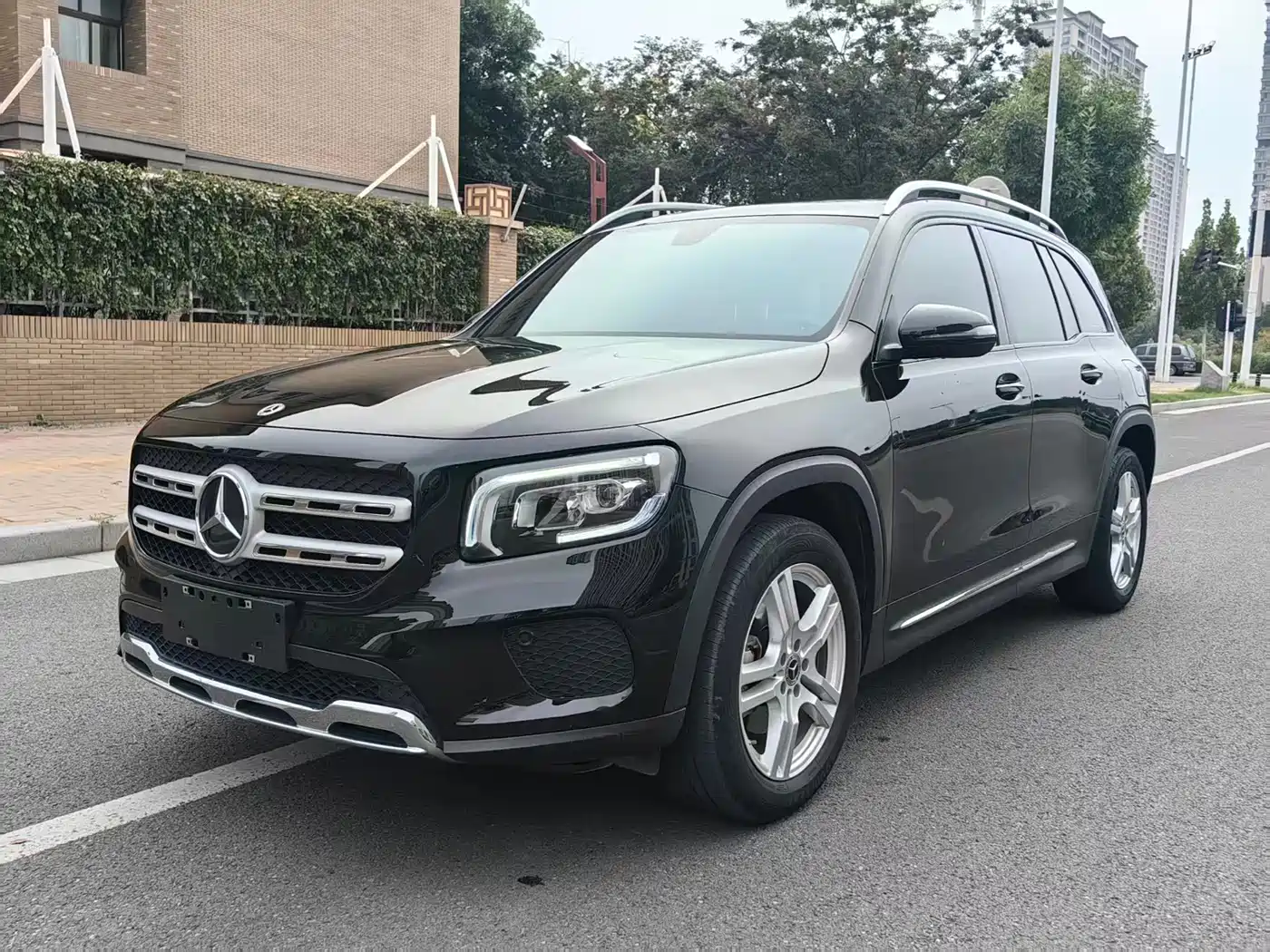 Фото 1 - Mercedes-Benz GLB