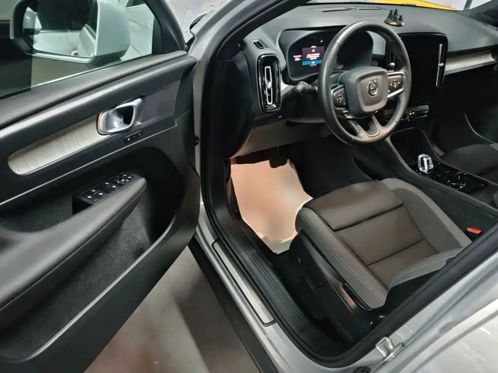 Volvo XC40 2024 2024 B3 Smart Elite Luxury Edition