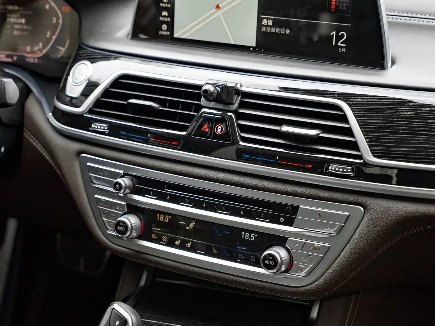 BMW 7 Series 2019 740Li Exclusive M Sport Package фото 10
