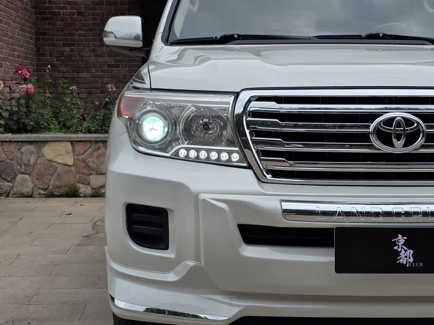 Toyota Land Cruiser (Import) 2015 4.0L V6 Middle East Limited Edition фото 25