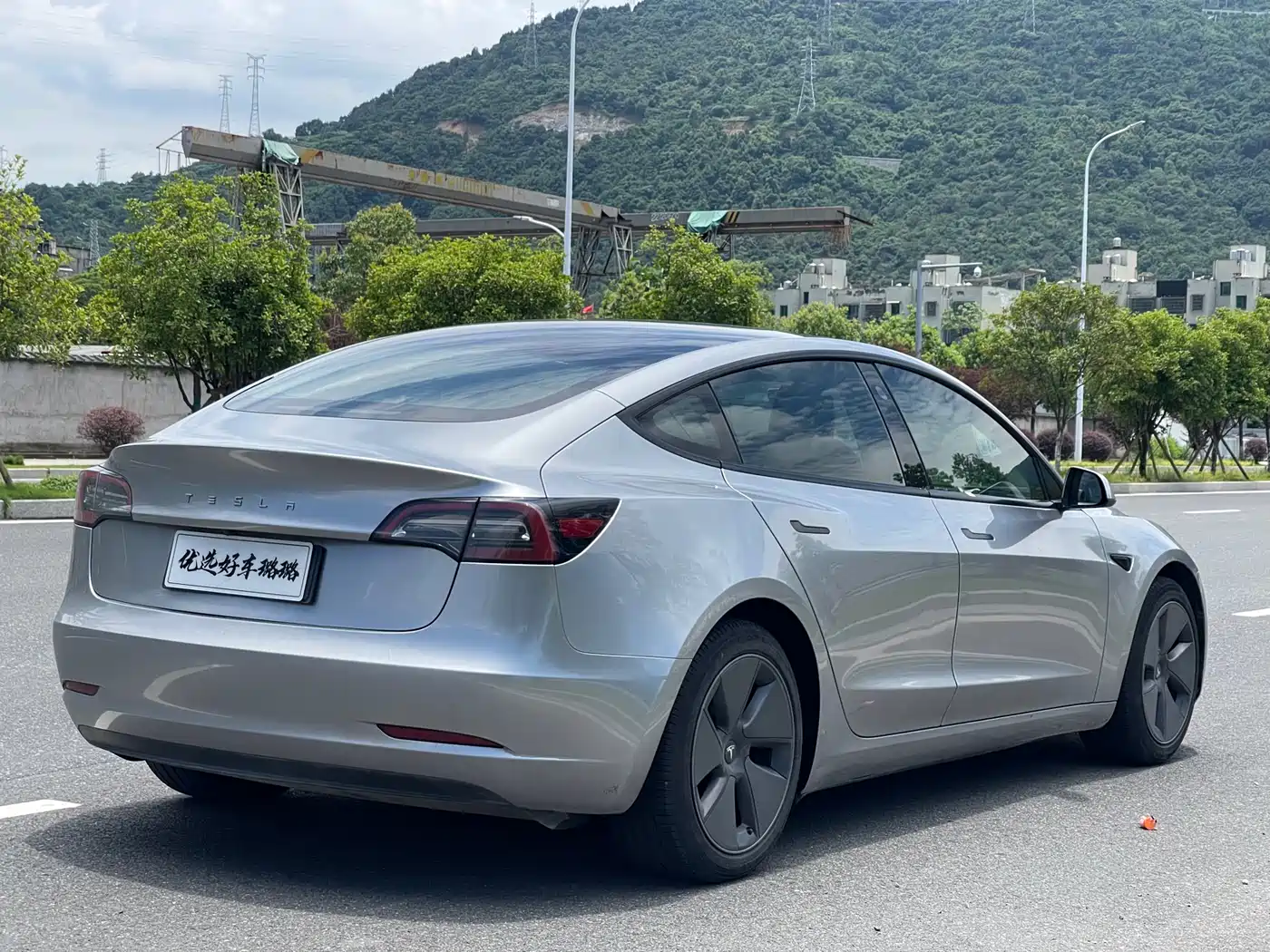 Фото 12 - Tesla Model 3