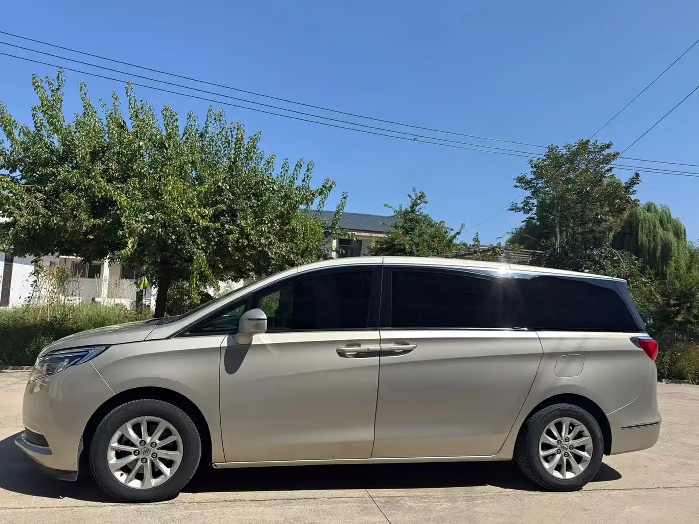 Фото 4 - Buick GL8