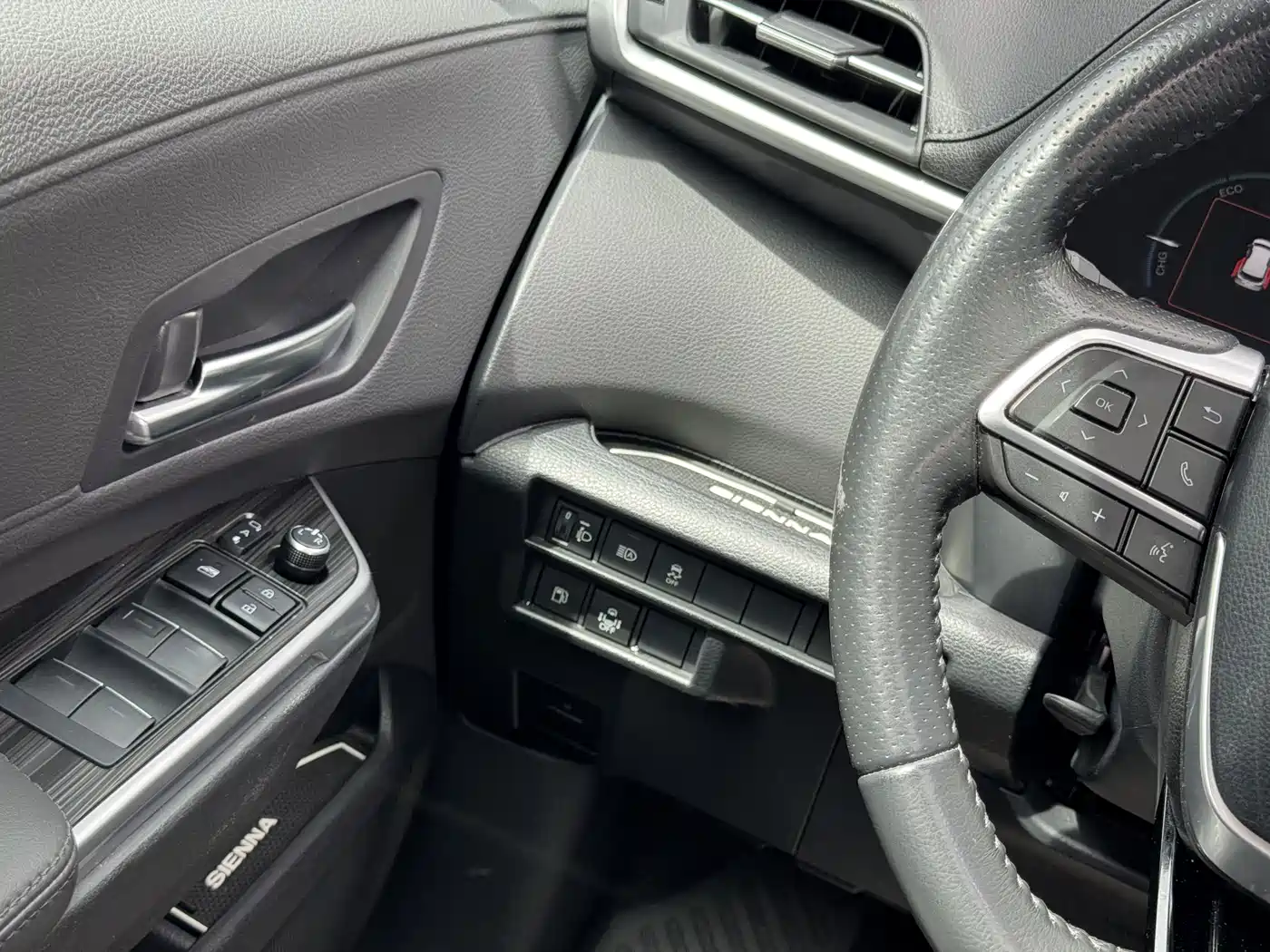 TOYOTA SIENNA