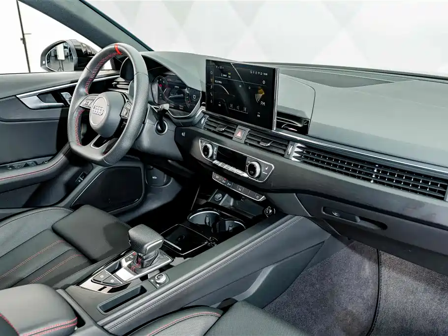 Audi A4L 2025 2025 2 Million Celebration Edition 40 TFSI Luxury Dynamic
