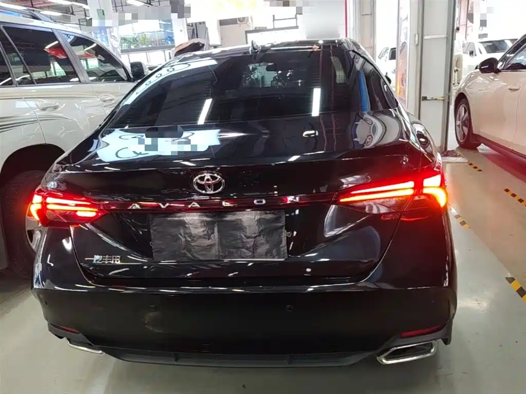 Toyota Avalon 2023 2.0L Premium Selection фото 6
