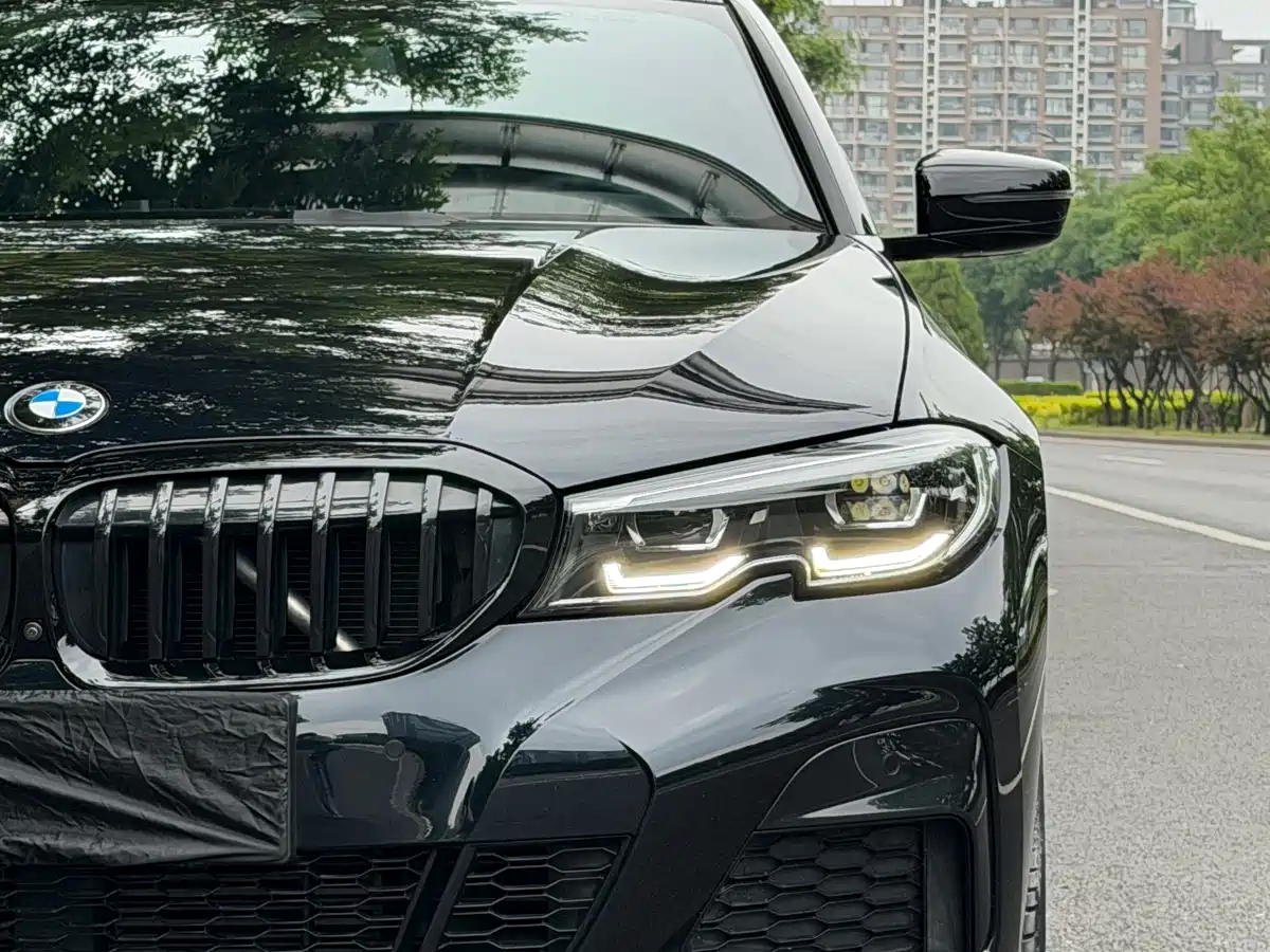 BMW 3 Series 2022 325Li M Sport Shadow Edition фото 14
