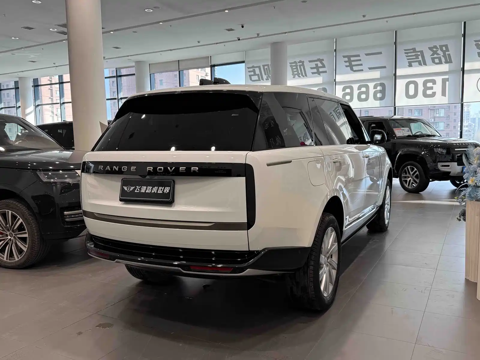 Фото 23 - Land Rover Range Rover
