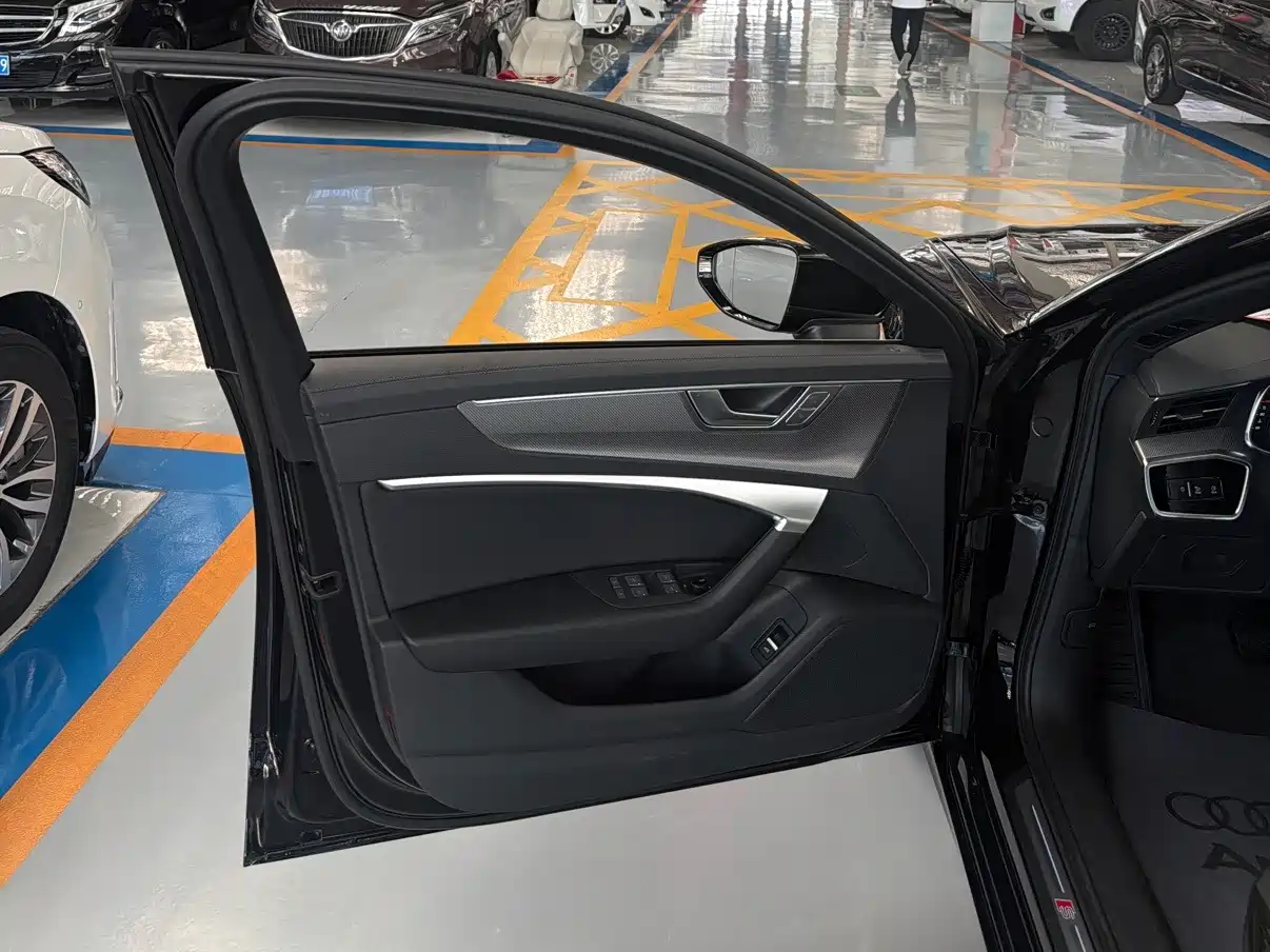 Photo 12 - Audi A6L