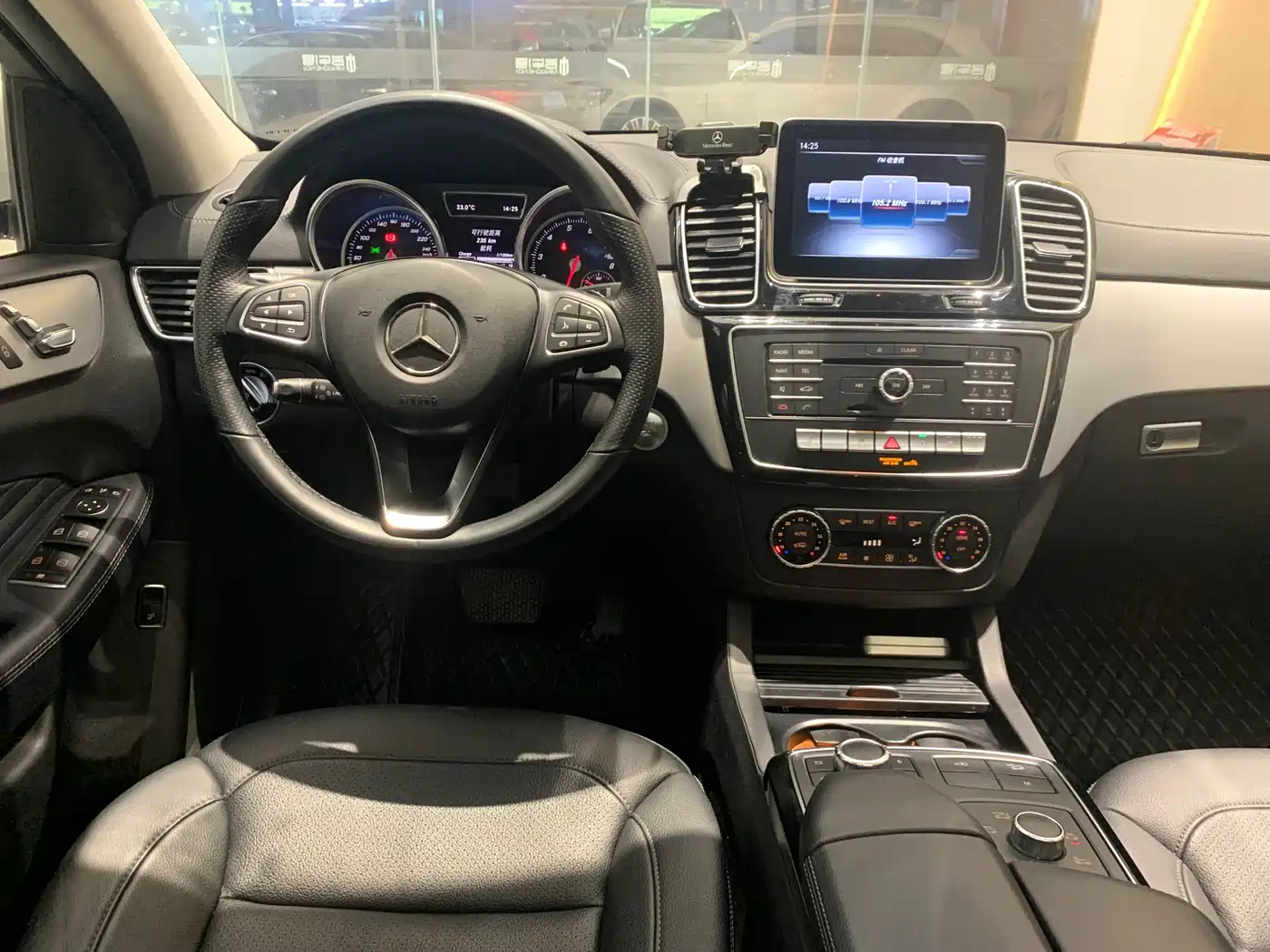 Mercedes-Benz GLE Coupe 2017 GLE 400 4MATIC Coupe SUV фото 9