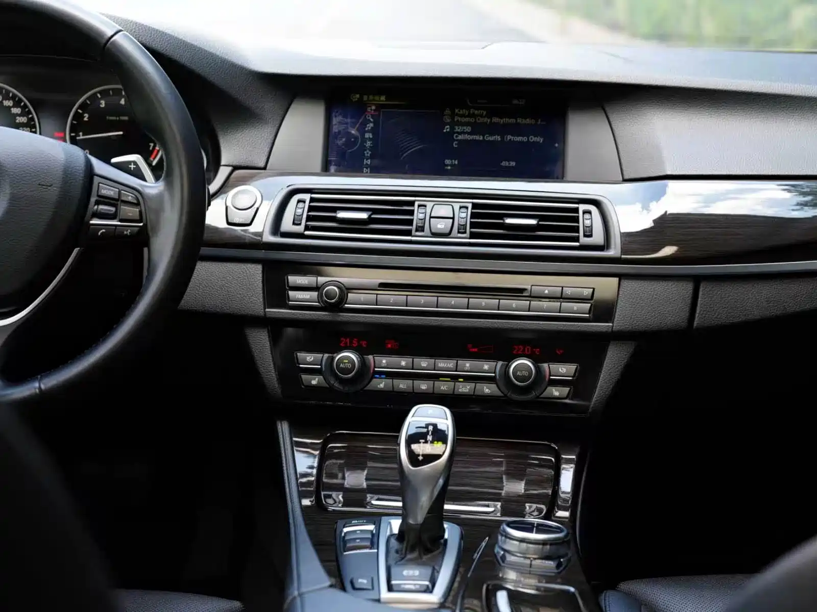 صورة 30 - BMW 5 Series