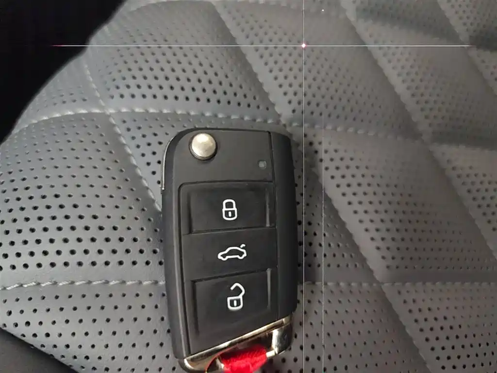 Volkswagen Sagitar 2025 300TSI DSG Surpass Edition фото 9