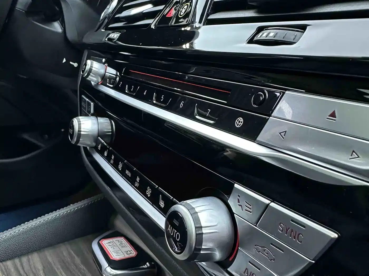 BMW 5 Series New Energy 2019 530Le Luxury Package фото 9
