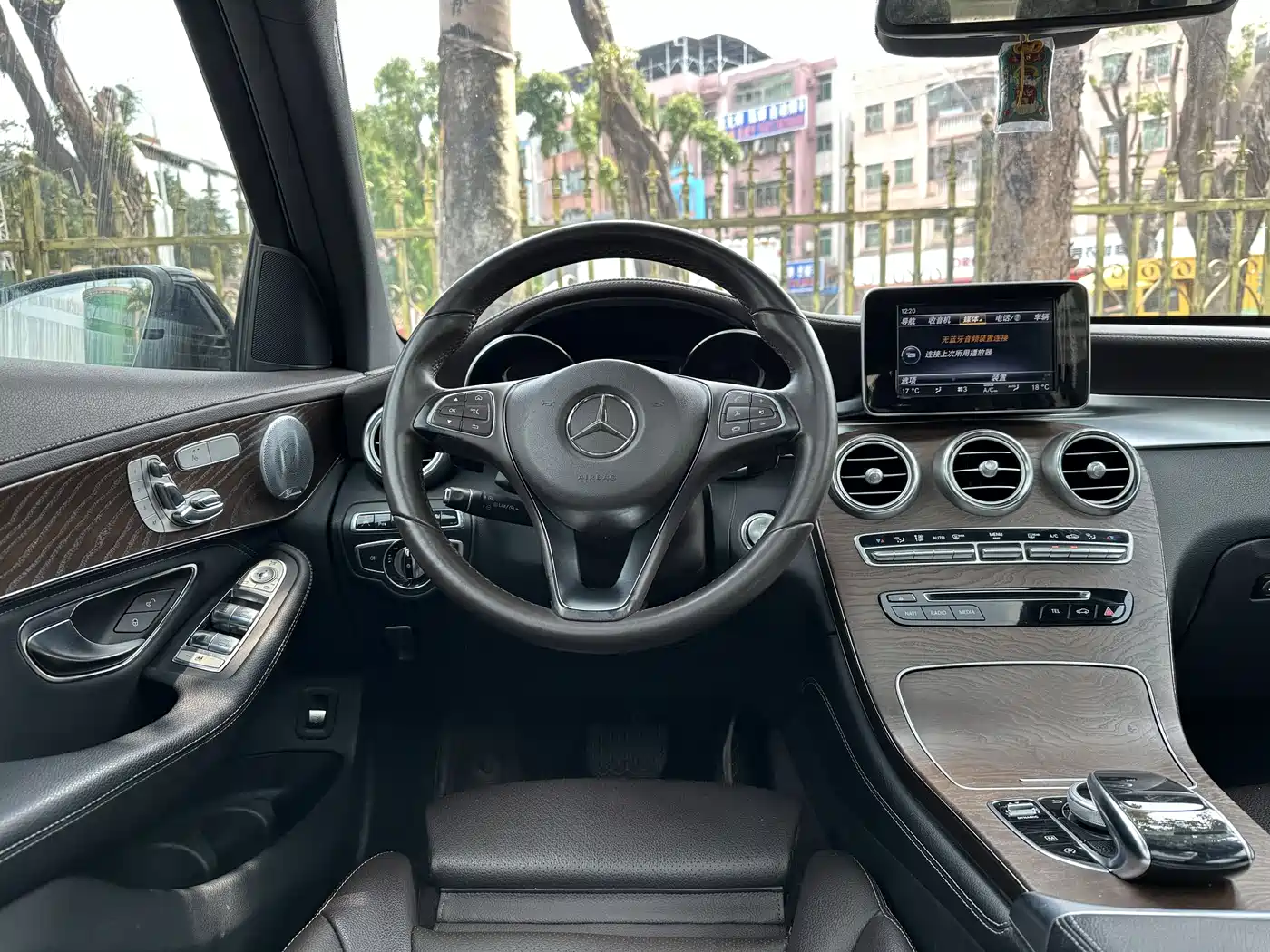 Mercedes-Benz GLC 2016 GLC 300 4MATIC Dynamic фото 8