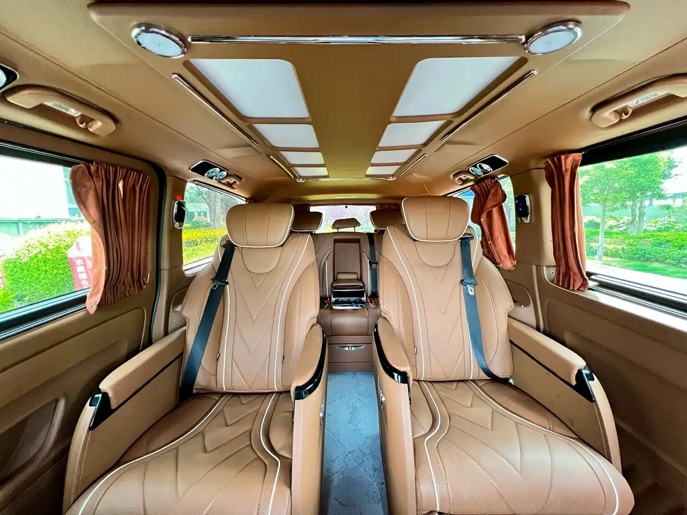 Mercedes-Benz Vito 2023 2.0T Elite 7-Seater фото 16