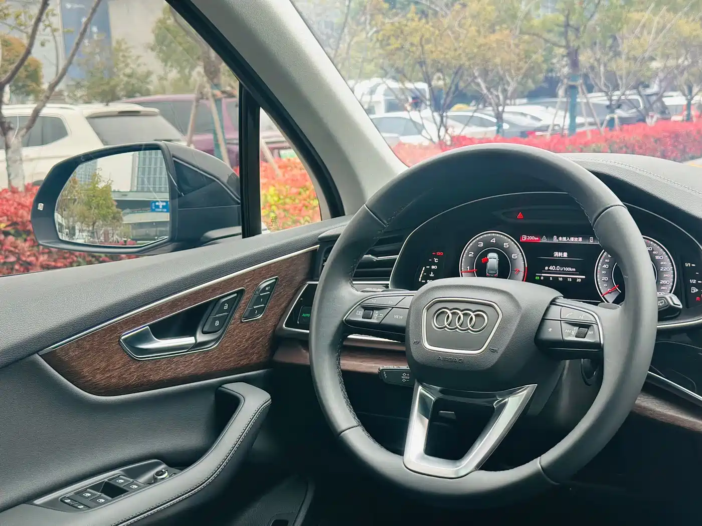 Фото 5 - Audi Q7