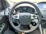 Фото 18 - Ford Kuga