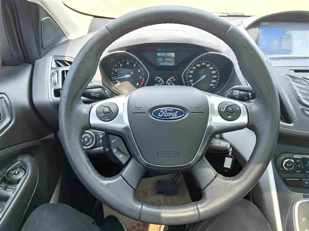 Фото 18 - Ford Kuga