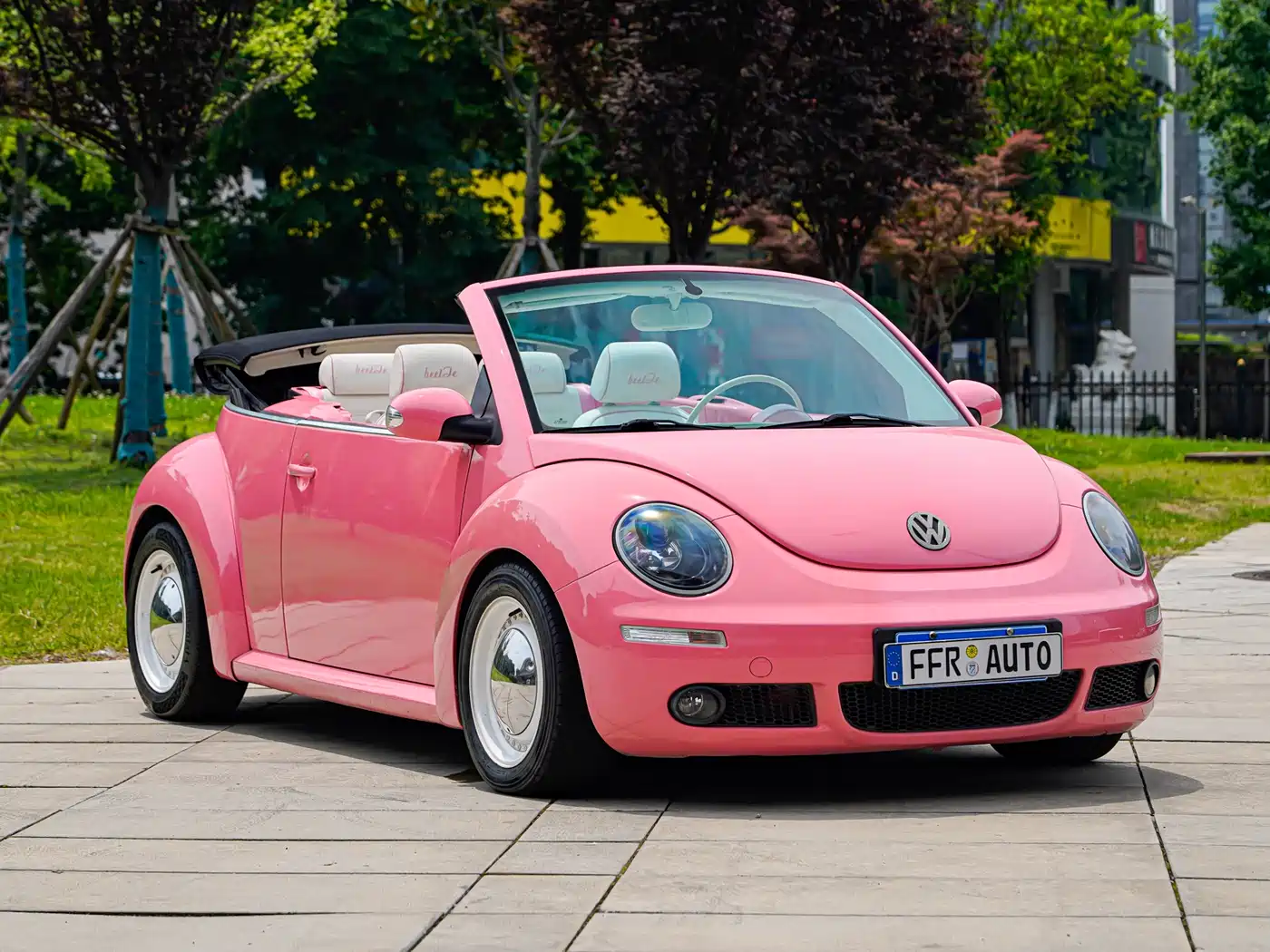 Volkswagen Beetle 2009 2.0 AT Top Convertible фото 3