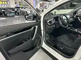 Фото 6 - Geely Coolray