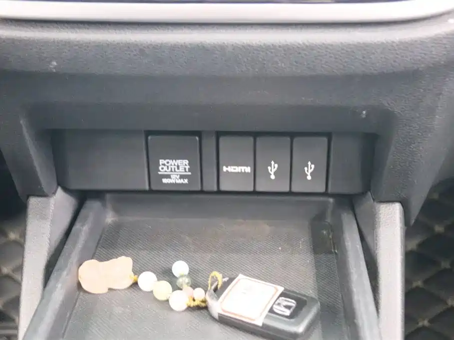 Photo 10 - Honda Odyssey