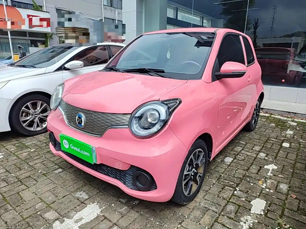 2022 Huachen Xinyi i03