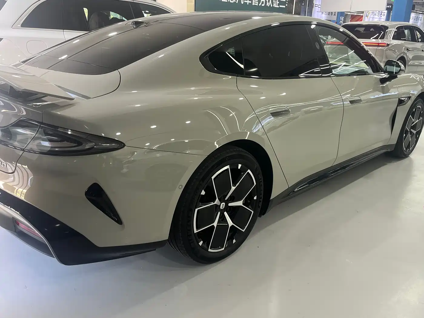 XIAOMI CAR XIAOMI SU7