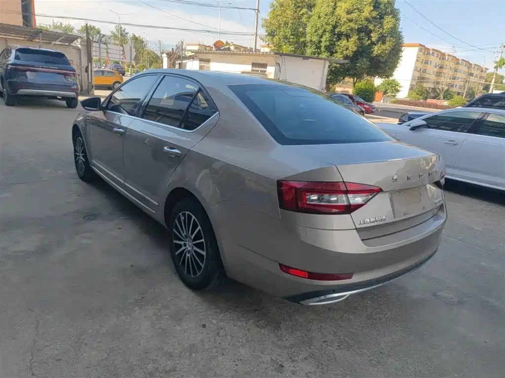 SKODA OCTAVIA