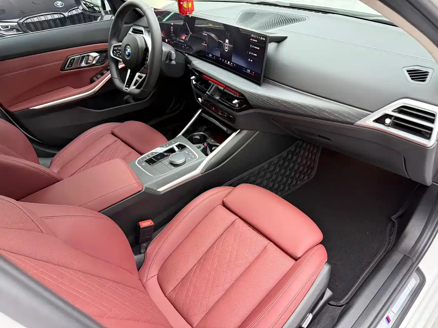 BMW 3 Series 2026 325Li M Sport Package фото 12