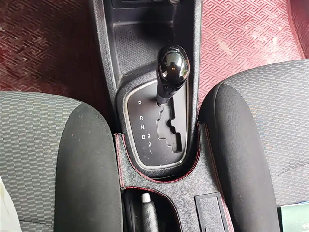 Hyundai Verna 2017 1.4L Auto Jump Edition (China V) фото 14