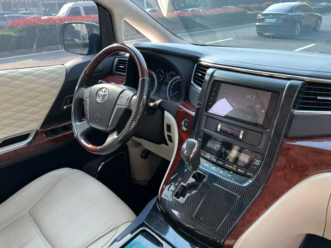 Toyota Alphard 2011 3.5L Luxury Edition фото 17